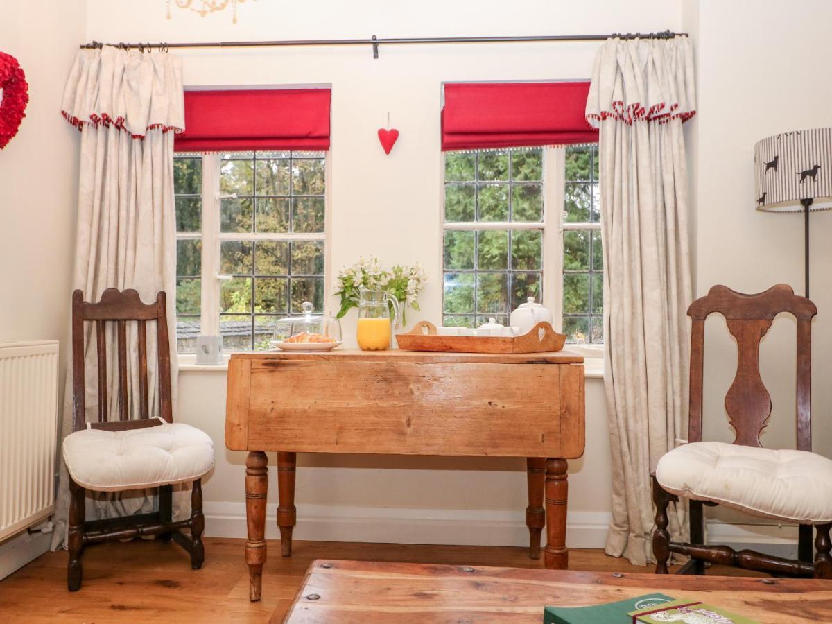 October Cottage Stroud  Luaran gambar