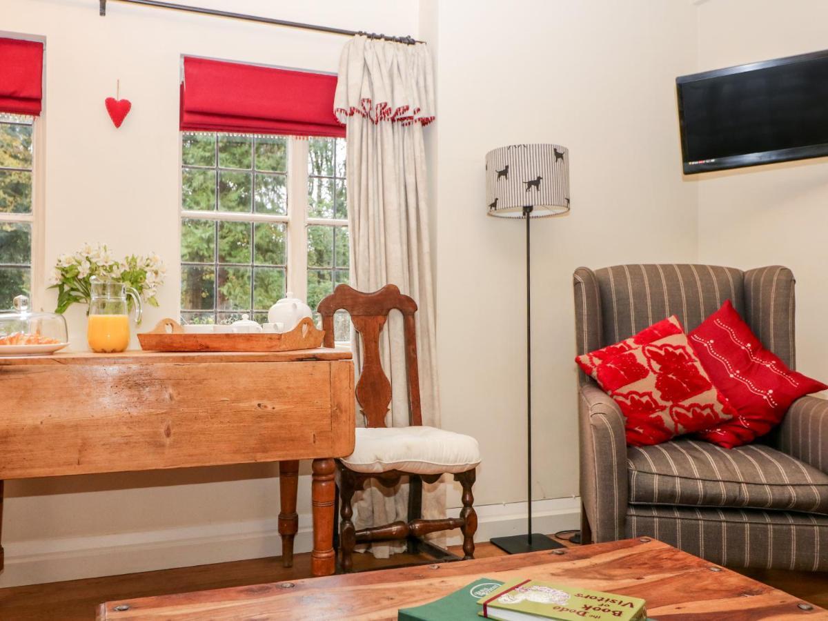 October Cottage Stroud  Luaran gambar
