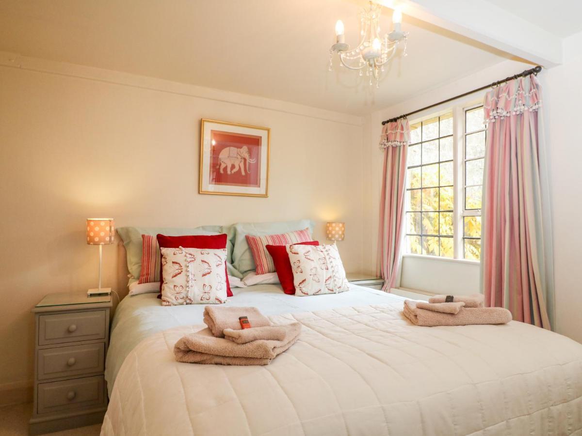 October Cottage Stroud  Luaran gambar