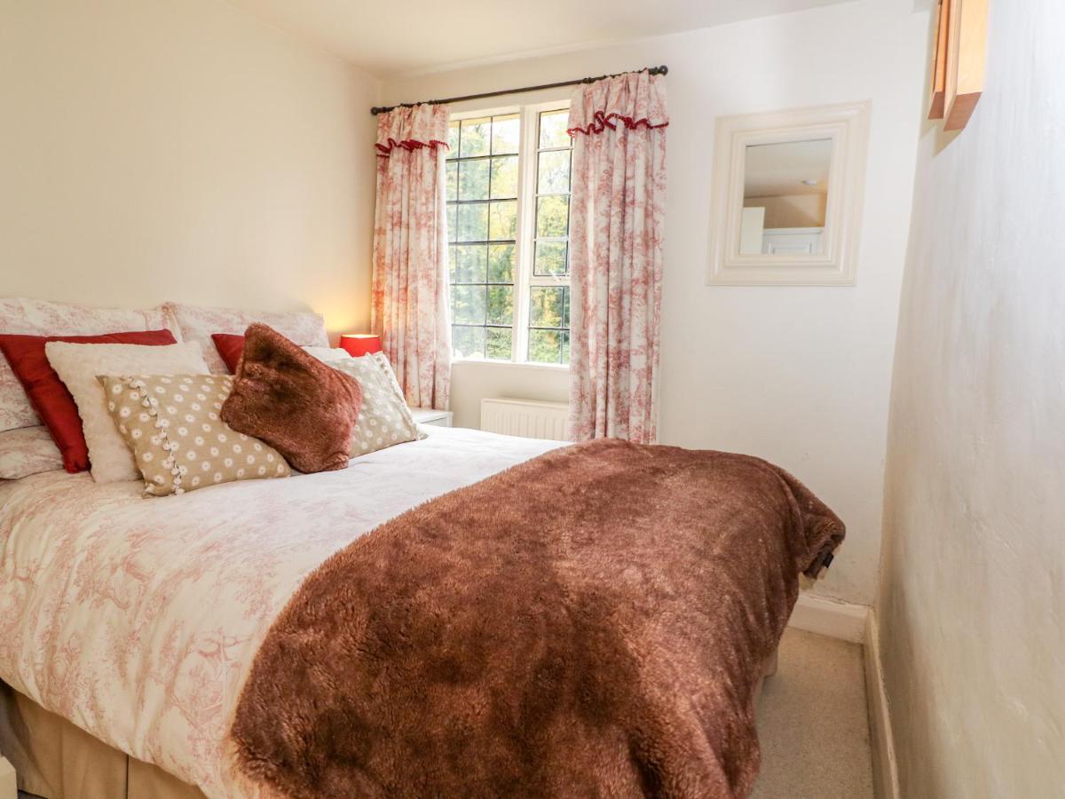 October Cottage Stroud  Luaran gambar